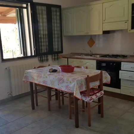 Gionny-a Apartamento Budoni